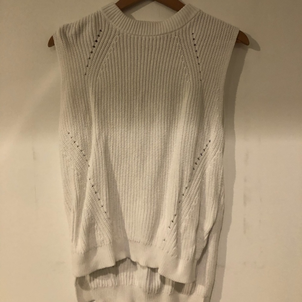 Uniqlo White Sweater Sleeveless Vest - M